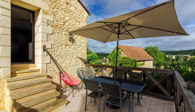 Guest Apartment – Comfort and Independence – Shared Pool