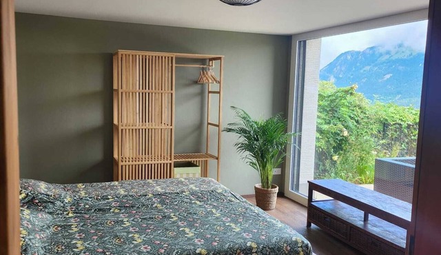 Guest apartment with breathtaking lake view in the Swiss mountains