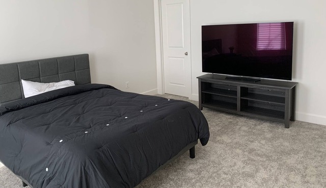 Guest Bedroom in One Loudoun Townhouse w/ Full Dedicated Bathroom