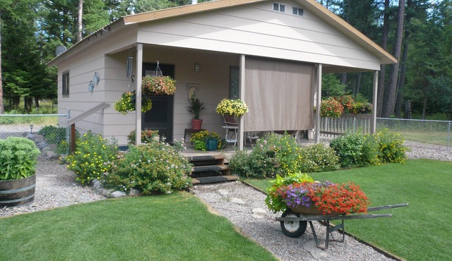 GUEST CABIN IN THE WOODS