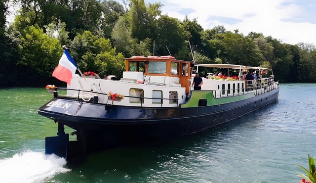 Guest Cabins: Péniche EDEN in Samois-sur-Seine