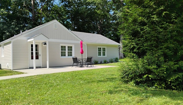 Guest Cottage at Sun Ridge Mini Farm