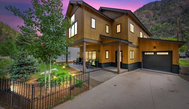 GUEST FAVE - 3-bedroom home in Ouray near River Trail - FIBER/KING BEDS/SLEEPS 6