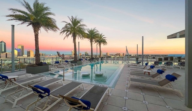 Guest Favorite! 8th Floor Luxe King Suite PetOK