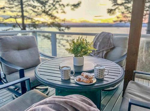 Guest Favorite! Mt & Water Views from 2 Decks!