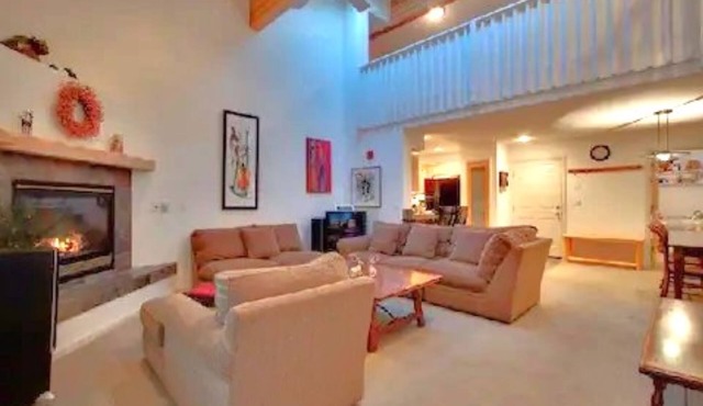 Guest Favorite! Super Accommodations! Excellent Location! Tavern Inn #54!