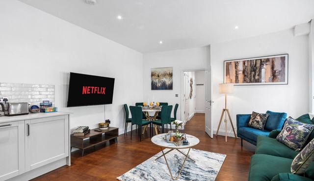 Guest Favourite | Modern City Centre Home | 2 Bed