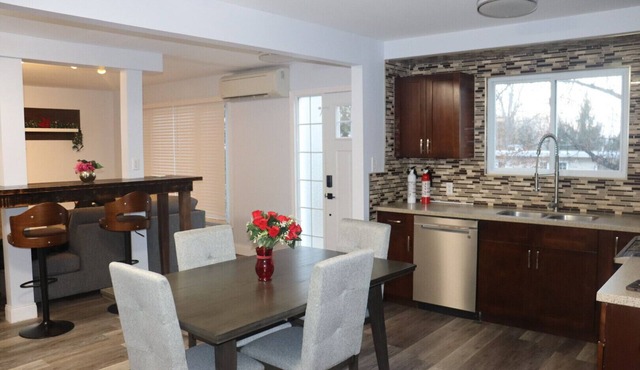 Guest Favourite 3BR Home | Walk Downtown | Parking