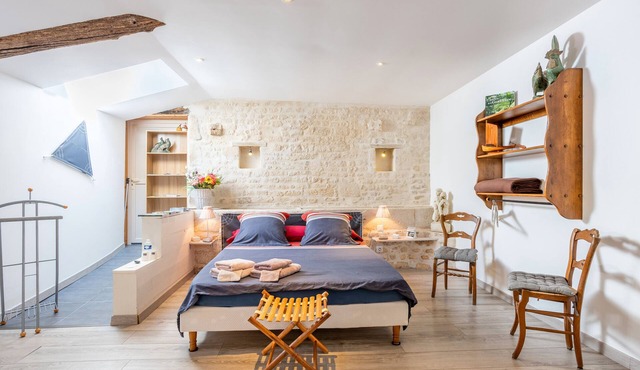 Guest Room "Chez Jacques - Océanide" with Private Terrace, Wi-Fi and Air Conditioning