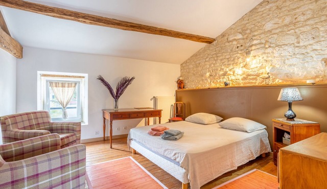 Guest Room 'The Suite One or Two Bedrooms' with Shared Terrace, Shared Garden and Wi-Fi