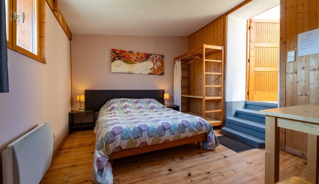 Guesthouse “La Chastanha - Room 2” with Mountain View