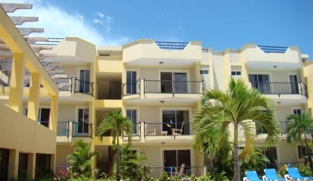 Guest-Friendly 2-bedroom top-floor condo with pool in the center of Sosua