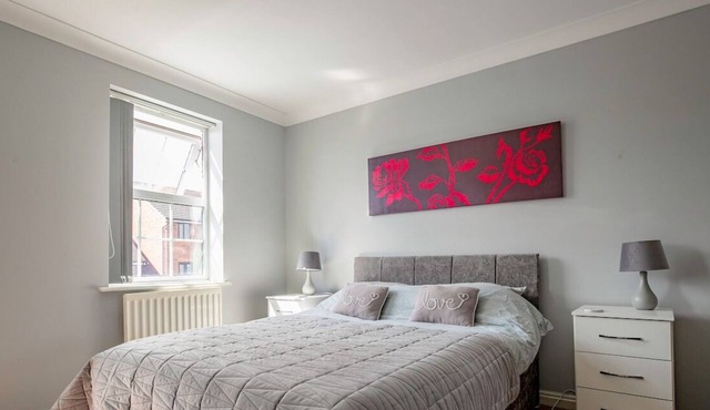 Guest Homes | 5 Bed Home in Brough