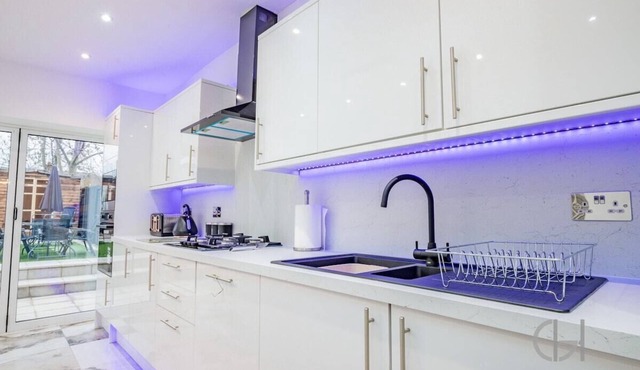 Guest Homes | Broadland House