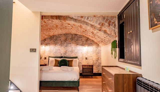 Guest Homes | Shaw Street Mews Basement