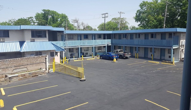 Guest Host Motel