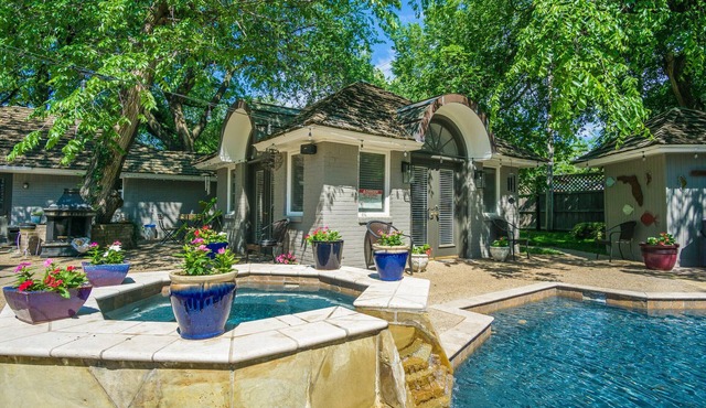 GUEST HOUSE 1.5 miles to OU CAMPUS