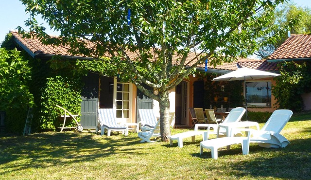 Guest house, 15 minutes from the beaches, quiet, beautiful mountain views, WIFI