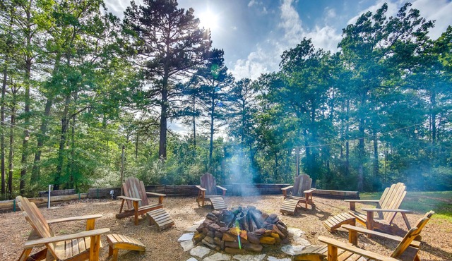 'Guest House' 92-Acre Buffalo Hideaway w/ Rec Barn