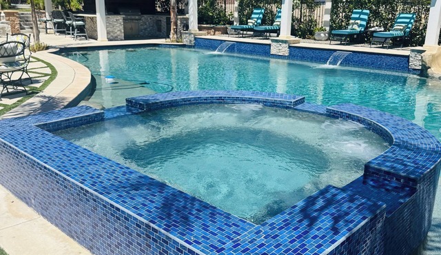 Guest House AC & WiFi. Pool & Spa.