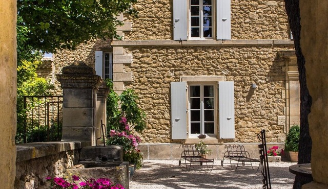 Guest House 'Albâtre' with Shared Pool, Shared Terrace and Wi-Fi