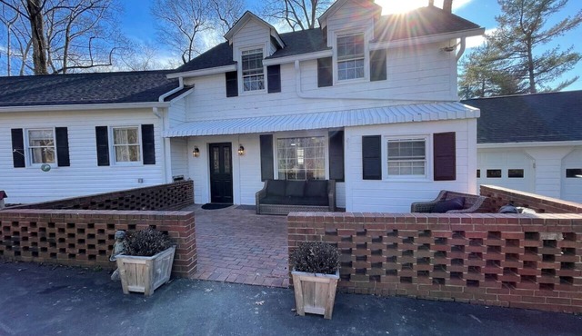 Guest House at Tall Tree Manor