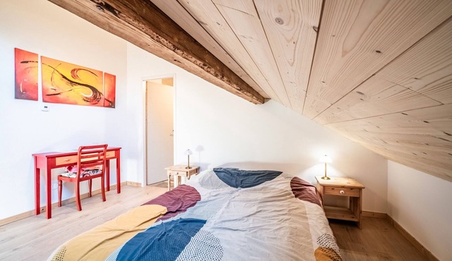 Guest House 'Automne' with Mountain View, Private Terrace and Wi-Fi