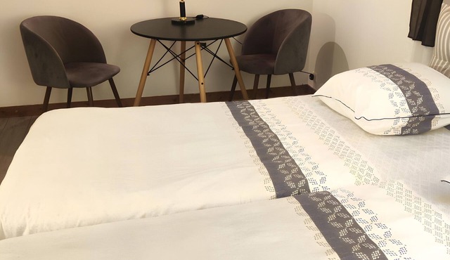 Guest House 'Chambre C' with Shared Pool, Wi-Fi and Air Conditioning