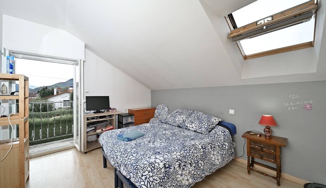 Guest House 'Chambre D'hôtes Avec Balcon - 2 Prs' with Mountain View, Shared Terrace and Wi-Fi