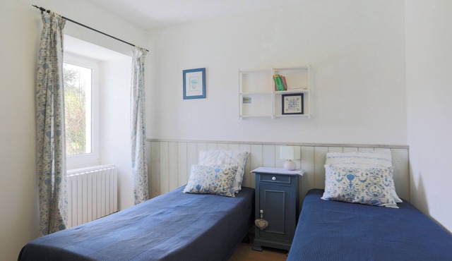 Guest House 'Chambre Jardin 1 Ou 2 Lits' with Shared Terrace, Shared Garden and Wi-Fi