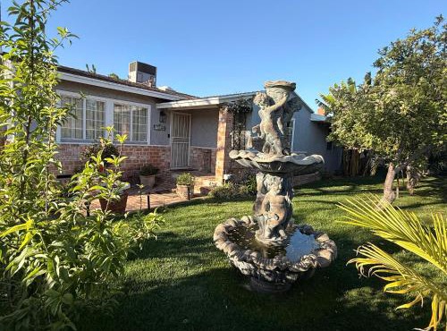 Guest house close to Universal Studios