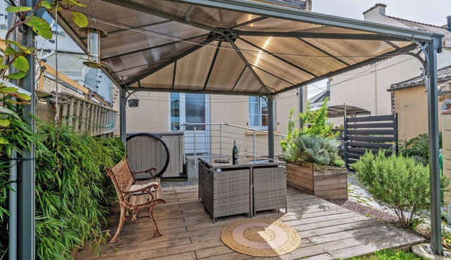 Guest House 'Domaine De Pharaon' with Shared Terrace, Wi-Fi and Air Conditioning