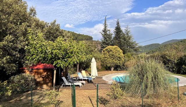 Guest House 'Chambre Cévenole' with Shared Pool, Wi-Fi and Air Conditioning