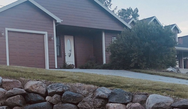 Guest House in the country, but close to the city!