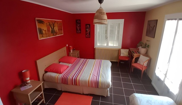 Guest House 'Karibu Normandy' with Shared Terrace, Shared Garden and Wi-Fi