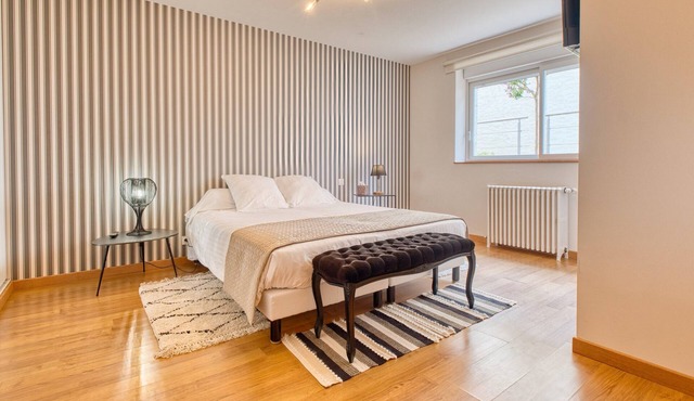 Guest House 'La Chambre Rayures' with Shared Terrace, Shared Garden and Wi-Fi