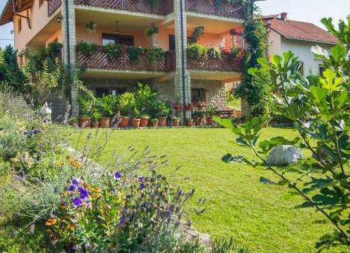 Guest House Nena Rastoke - Nature Retreat with waterfall views