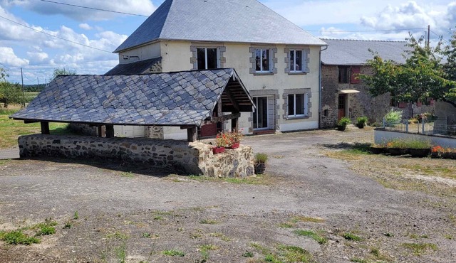 Guest house on a zero-treatment fruit farm