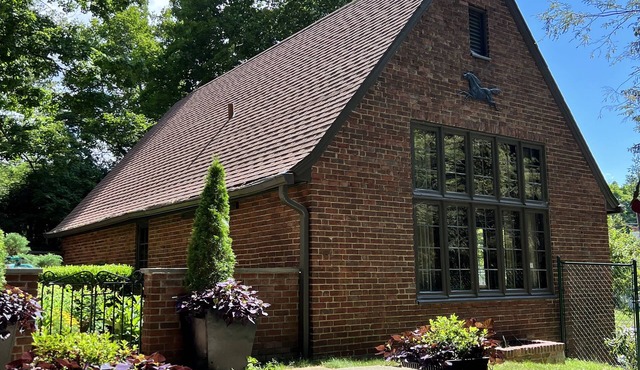 Guest House on Historic Estate in Upstate New York