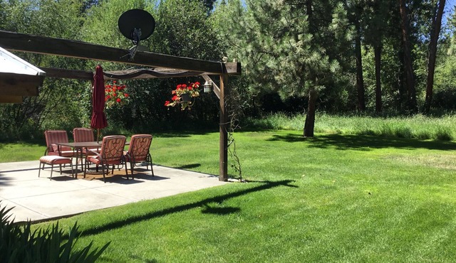 Guest House on the LAZYR6 Ranch