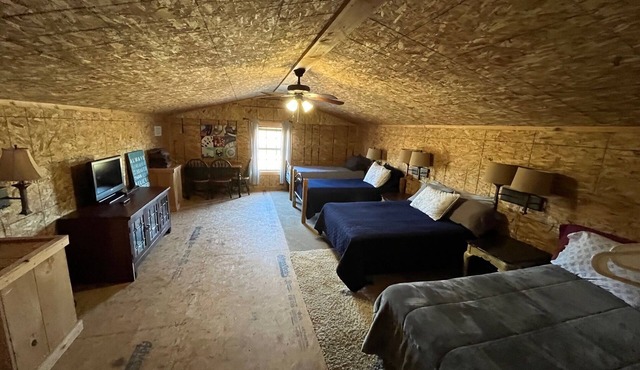 Guest House on working horse ranch in Center Valley Arkansas