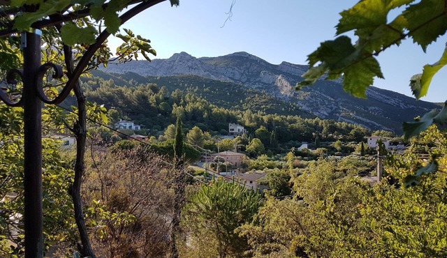GUEST HOUSE PANORAMIC VIEW OF THE HILLS FROM THE QUIET TERRACE