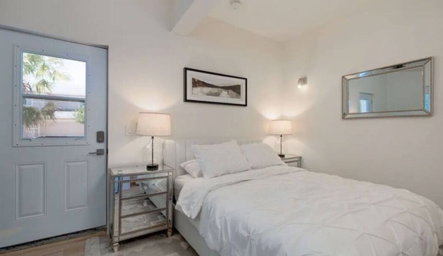 Guest House Roseville Retreat