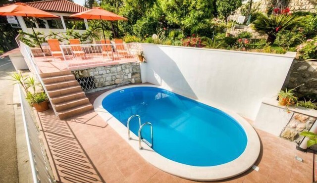 Guest House Villa Nina- Comfort Triple Room with Balcony and Sea View (S1 - crvena)