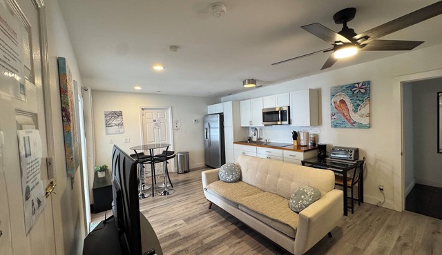 Guest house West Palm Beach 1br/1 bathn