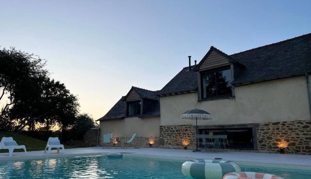 Guest house with outdoor pool