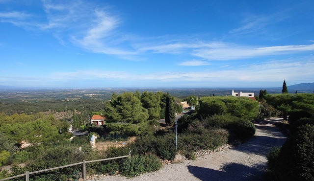 Guest house with swimming pool and panoramic view