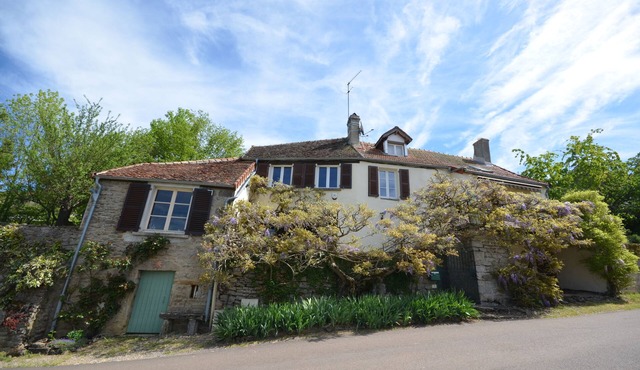 Guest house with view on the Hautes Côtes de Beaune vineyard