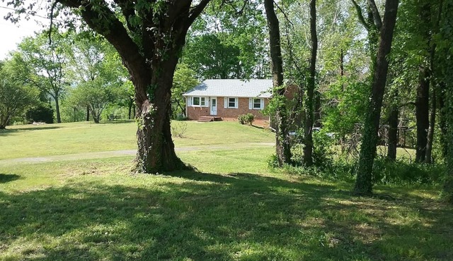 Guest Lodging near Richmond, VA. Close to Osborne Landing. Parking for boats.