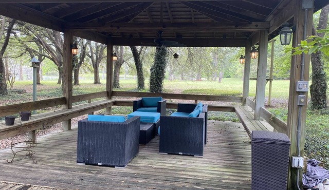 GUEST RANCH CABIN /POOL/FISHING LAKE